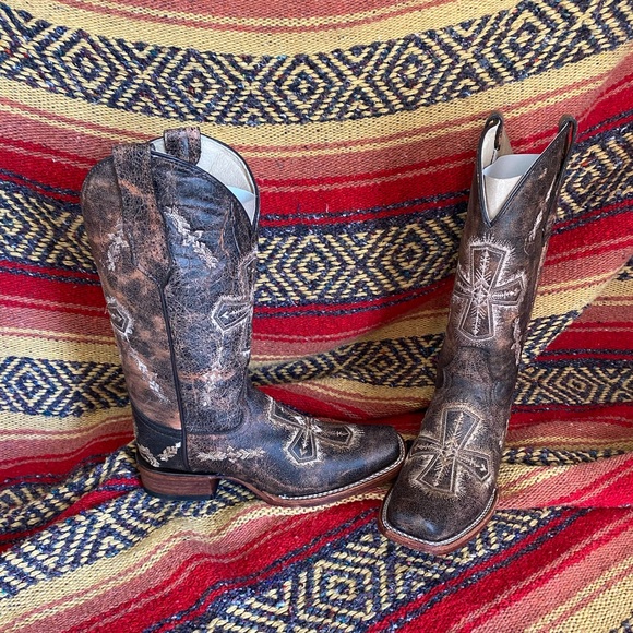 Corral Shoes - Corral Circle G boots sz 5.5 NIB